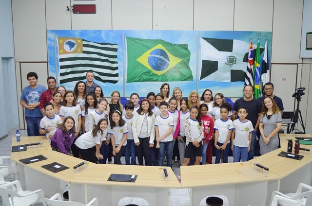 2018111_FOTO - Vereadores Estudantes apresentam 17 indicações na 3ª sessão ordinária
